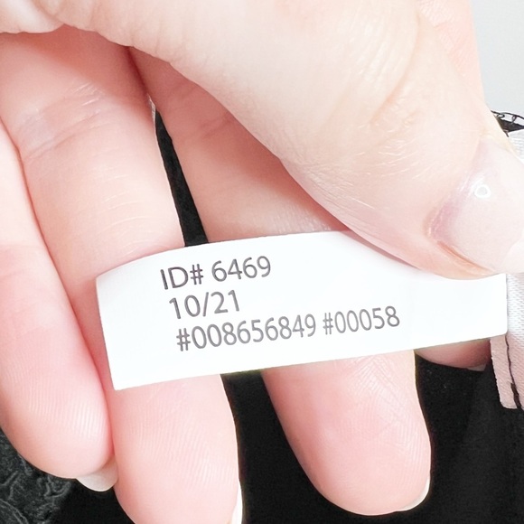 New with Tags Expess Women's Lace Puff Long Sleeve Top Black Mock Neck Blouse - Picture 16 of 16